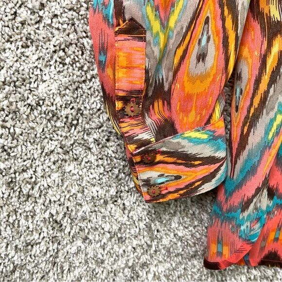 Ivy Jane Top Women’s Medium Floral and Aztec Patterned Pocket Wrap Blouse - Picture 4 of 9